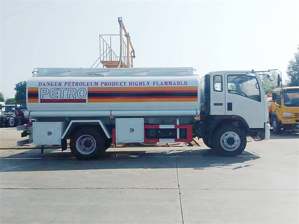 重汽运油车4_副本.jpg