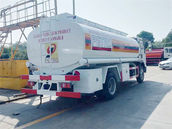 重汽运油车6_副本.jpg