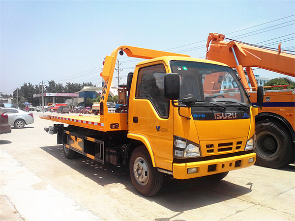 ISUZU flat low bed tow truck-recovery wrecker tow trucks 3 tons 4.2m