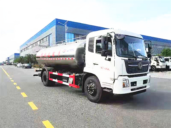 Dongfeng milk tanker truck-milk cooler truck 13cbm