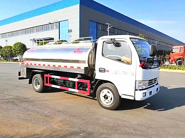 Dongfeng milk tank truck small-milk transport vehicle 5cbm