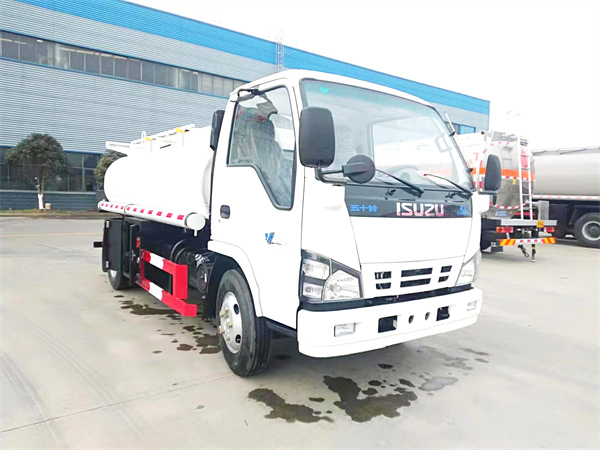ISUZU fuel tanker truck-Oil Tank Truck 6000 litres
