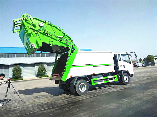 HOWO garbage truck-5 ton mini compactor garbage truck