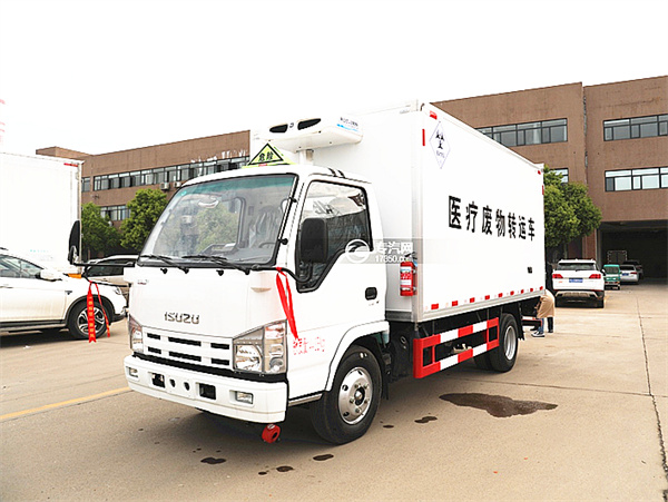 Isuzu medical waste truck-3 tons isuzu refrigerated truck-freezer truck in japan 4.2m