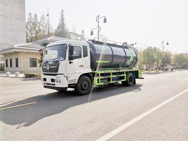 东风天锦清洗吸污车2_副本.jpg