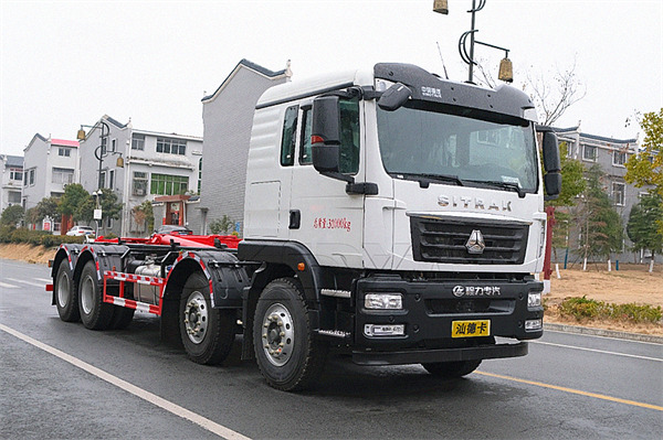 Sinotruk garbage trucks  8x4 hook lift garbage truck 28 ton garbage truck