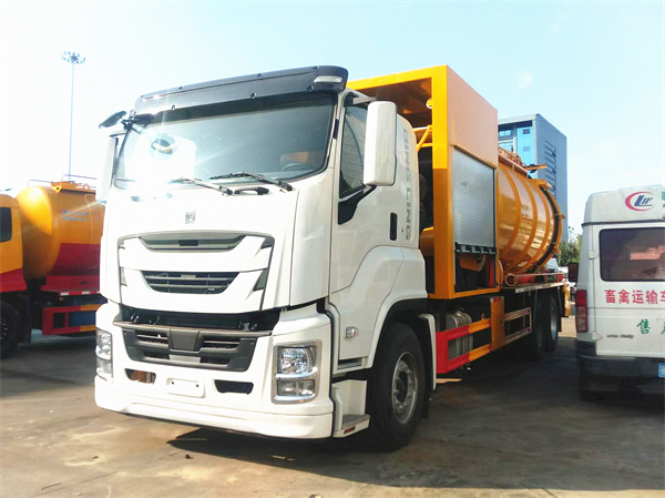 Isuzu sewage suction cleaning truck septic tank cleaning truck sewage suction truck