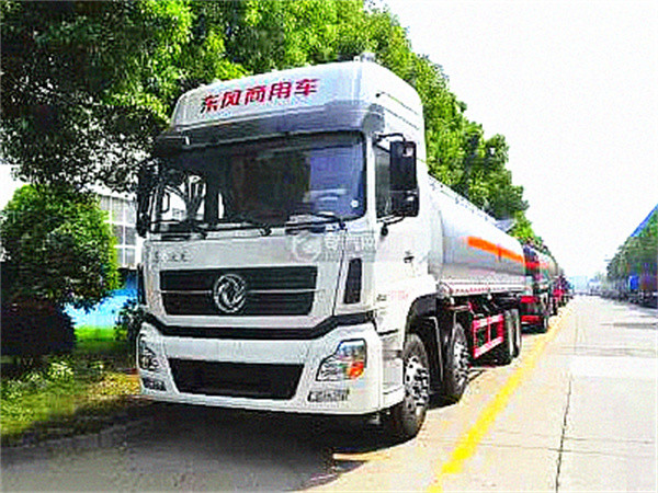 Sinotruk howo 8x4 35cbm fuel tank truck 28000 liters tanker fuel truck