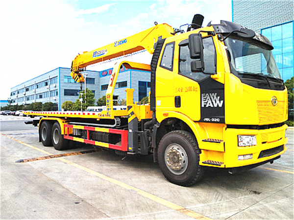 Faw 10 wheels tow truck 18Ton flatbed wrecker truck with 12Ton crane heavy duty recovery truck 